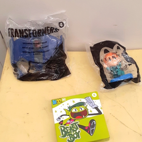 New! McDonald's Toy Bundle lot 3 Happy Meals - Picture 1 of 4